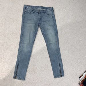 Skinny Jeans with Zipper Ankle
